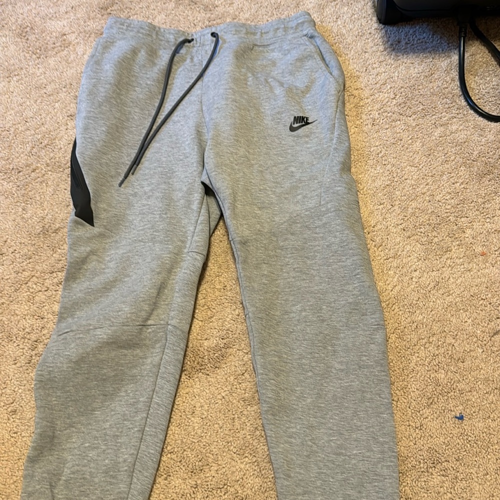 nike tech fleece joggers